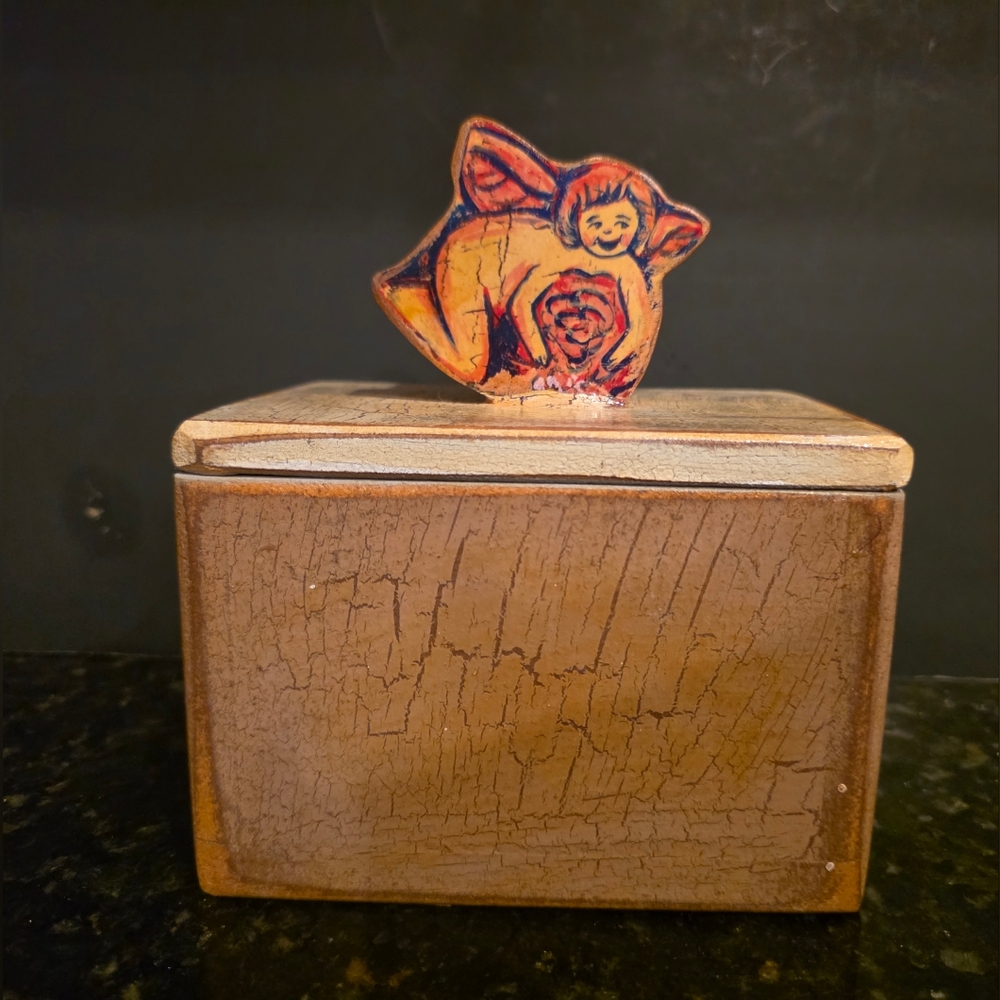 1994 Be-A-Whoop Crazed-Finish Box Cherub Heart Shaped Top Handmade California